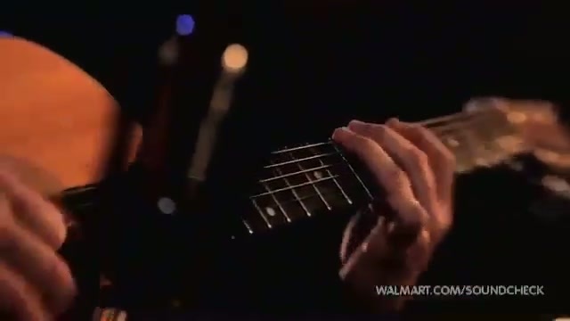 Avril Lavigne-Smile Walmart 0358 - Avril - Lavigne - live - Smile - on - Walmart - part1