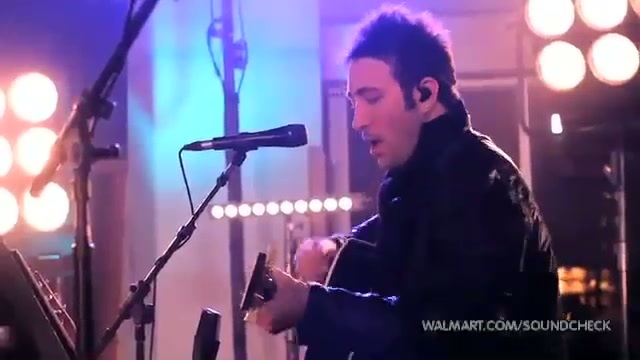 Avril Lavigne-Smile Walmart 0362 - Avril - Lavigne - live - Smile - on - Walmart - part1