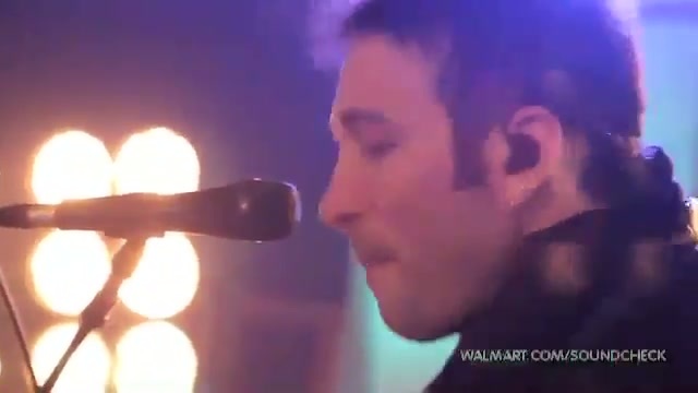 Avril Lavigne-Smile Walmart 0387 - Avril - Lavigne - live - Smile - on - Walmart - part1