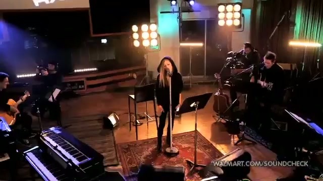 Avril Lavigne-Smile Walmart 0420