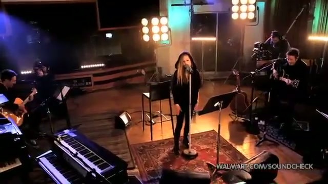 Avril Lavigne-Smile Walmart 0426