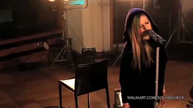Avril Lavigne-Smile Walmart 0471