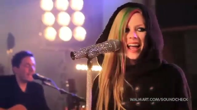Avril Lavigne-Smile Walmart 0515 - Avril - Lavigne - live - Smile - on - Walmart - part2