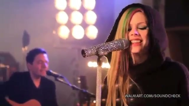Avril Lavigne-Smile Walmart 0519 - Avril - Lavigne - live - Smile - on - Walmart - part2
