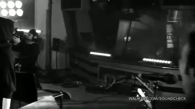 Avril Lavigne-Smile Walmart 0531