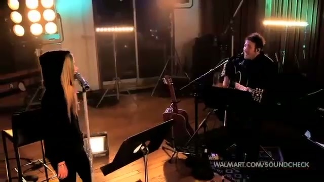 Avril Lavigne-Smile Walmart 0556