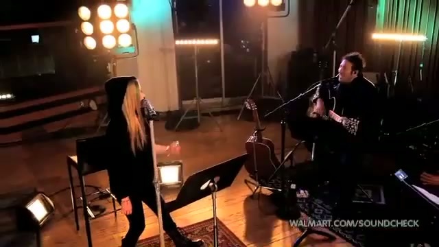 Avril Lavigne-Smile Walmart 0563