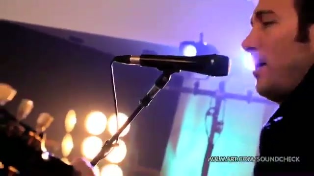 Avril Lavigne-Smile Walmart 0585 - Avril - Lavigne - live - Smile - on - Walmart - part2