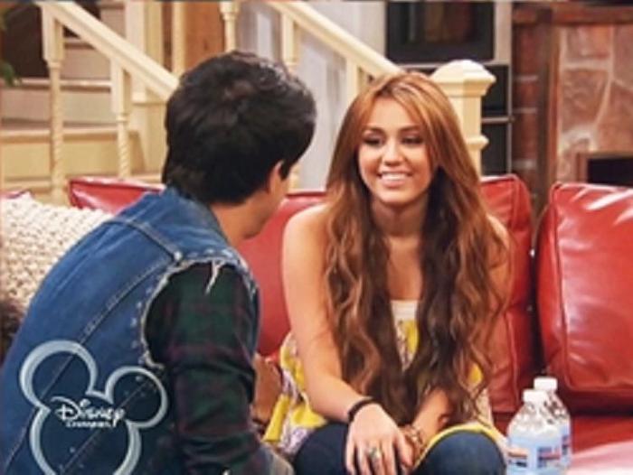 Miley Cyrus (18)