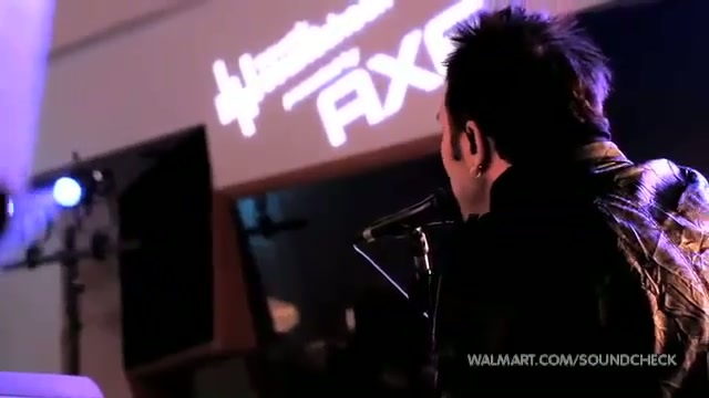 Avril Lavigne-Smile Walmart 0672