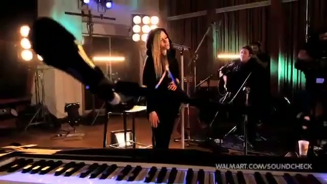 Avril Lavigne-Smile Walmart 0756