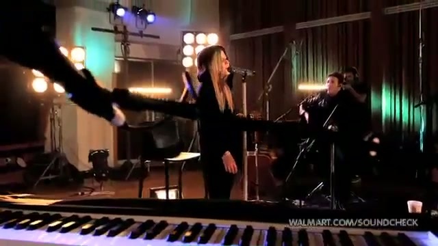 Avril Lavigne-Smile Walmart 0760