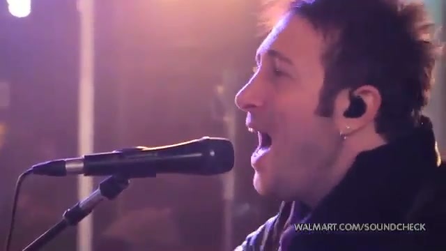 Avril Lavigne-Smile Walmart 0787 - Avril - Lavigne - live - Smile - on - Walmart - part2