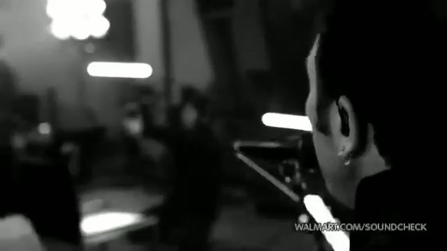 Avril Lavigne-Smile Walmart 0802