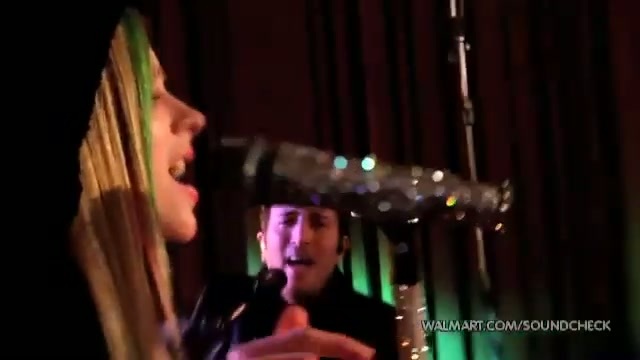 Avril Lavigne-Smile Walmart 0831