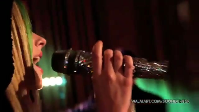 Avril Lavigne-Smile Walmart 0875