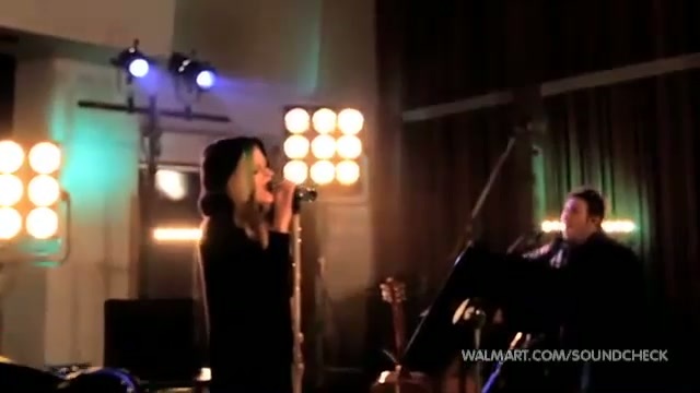 Avril Lavigne-Smile Walmart 0889