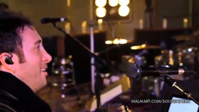 Avril Lavigne-Smile Walmart 1000