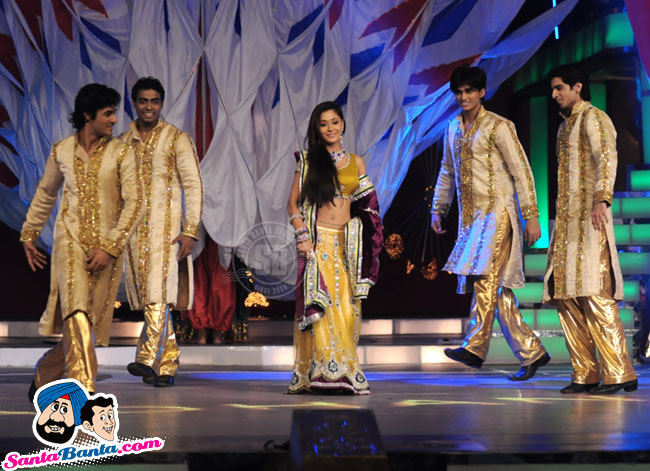 star-parivaar-awards-2010-6 - Sadhna-Sara Khan1