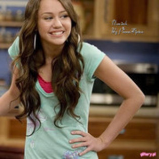 40067395_HKAEAIHAY - 0-Miley Cyrus