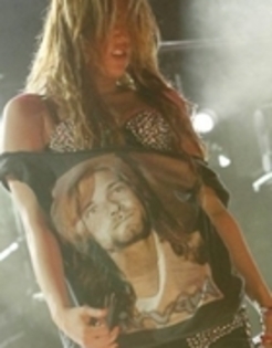 43087498_GELYPOJYJ - 0-Miley Cyrus