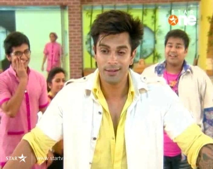 2 (27) - DILL MILL GAYYE KaSh As Arsh Dream Girl Kapz