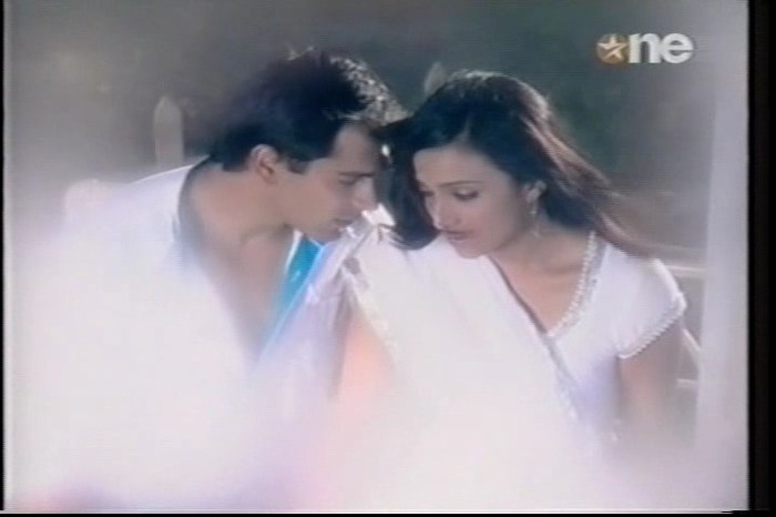 6 - DILL MILL GAYYE AR WHITE SEQUENCE