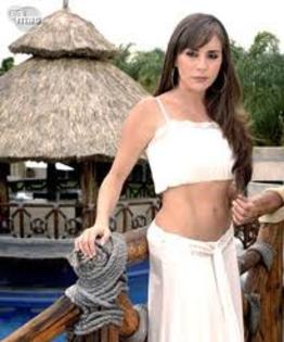 images (16) - Karyme Lozano