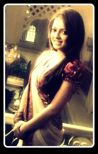 66691_114070105324170_107085209355993_114421_6266875_n - Drashti Dhami