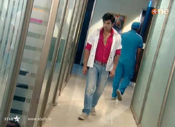 1 - DILL MILL GAYYE KaSh As Arsh Hospital Scene