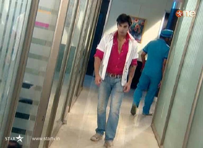 1 (1) - DILL MILL GAYYE KaSh As Arsh Hospital Scene