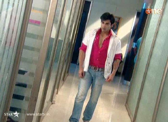 1 (2) - DILL MILL GAYYE KaSh As Arsh Hospital Scene