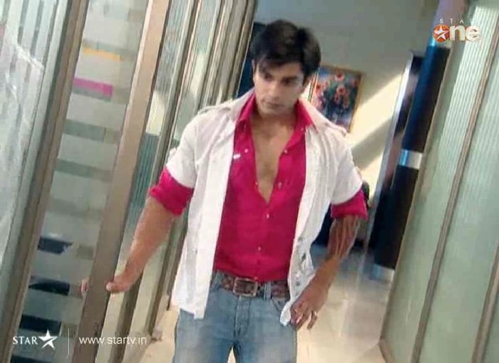 1 (9) - DILL MILL GAYYE KaSh As Arsh Hospital Scene