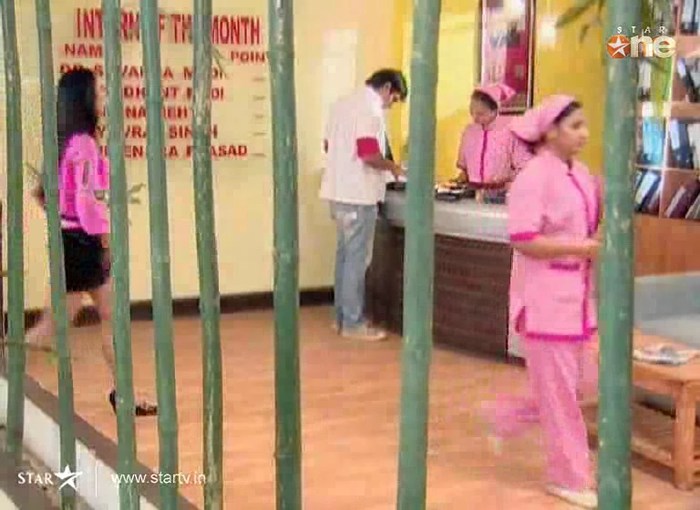 1 (33) - DILL MILL GAYYE KaSh As Arsh Hospital Scene