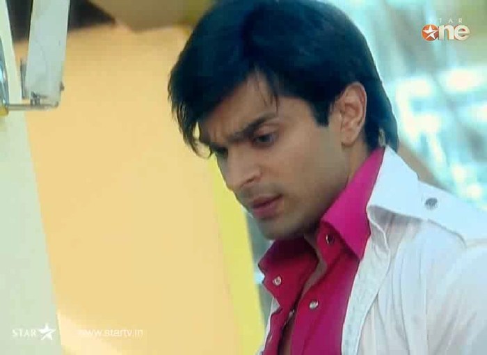 2 (61) - DILL MILL GAYYE KaSh As Arsh Hospital Scene