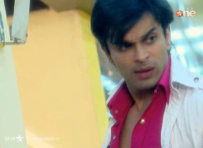 2 (62) - DILL MILL GAYYE KaSh As Arsh Hospital Scene