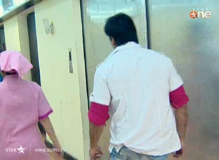 2 (67) - DILL MILL GAYYE KaSh As Arsh Hospital Scene