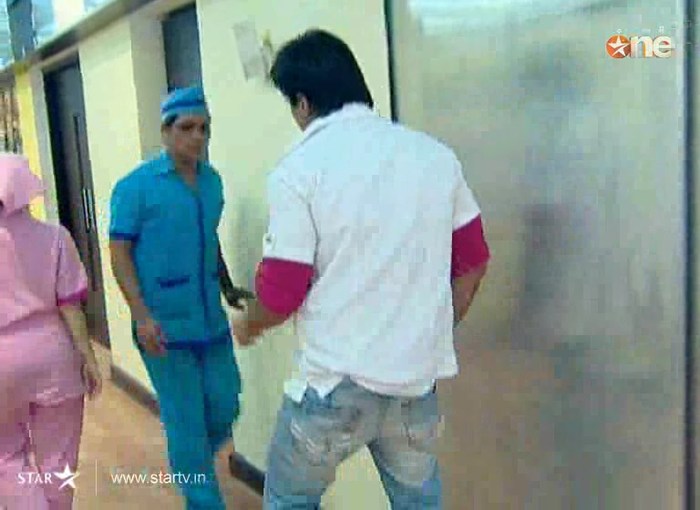 2 (68) - DILL MILL GAYYE KaSh As Arsh Hospital Scene
