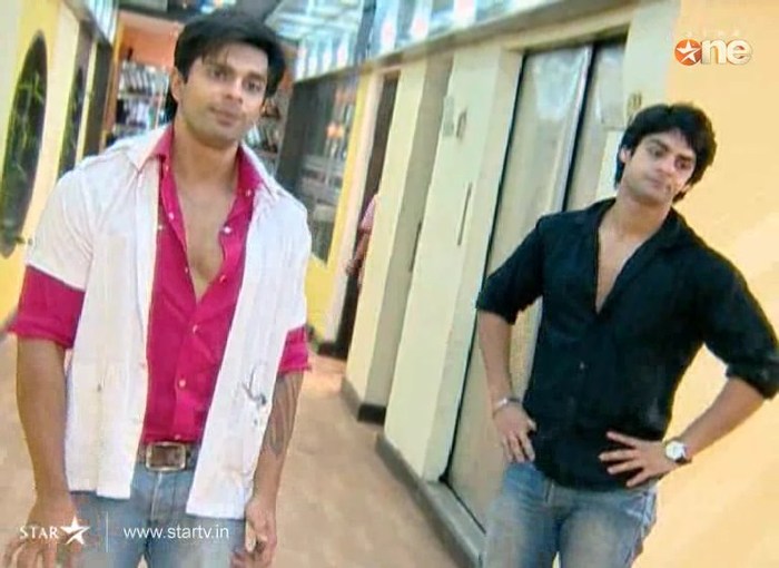 3 (26) - DILL MILL GAYYE KaSh As Arsh Hospital Scene