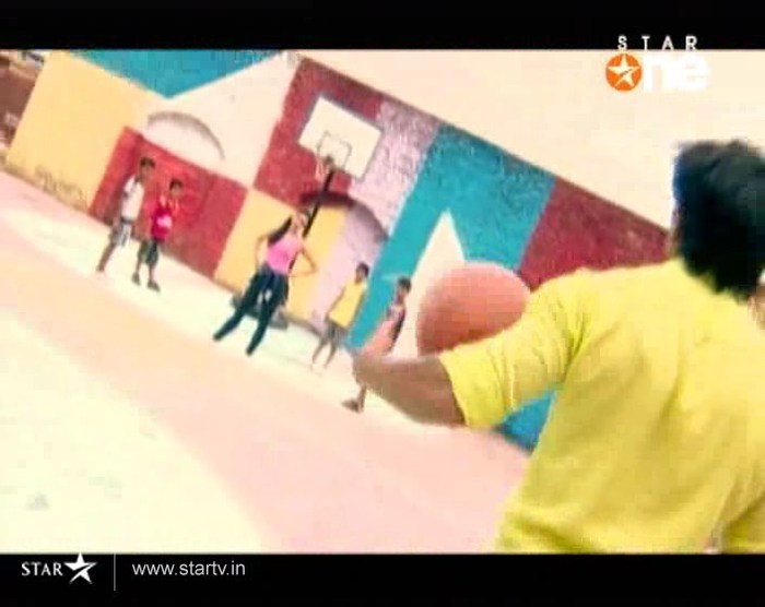 2 - DILL MILL GAYYE KaSh As ArSh First Scene