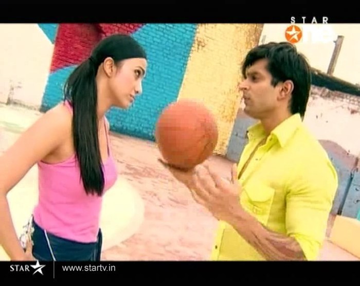 2 (22) - DILL MILL GAYYE KaSh As ArSh First Scene