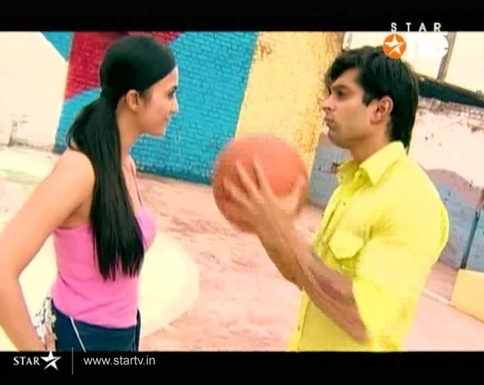 2 (51) - DILL MILL GAYYE KaSh As ArSh First Scene