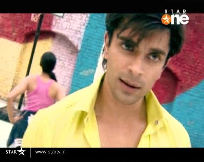 4 (74) - DILL MILL GAYYE KaSh As ArSh First Scene