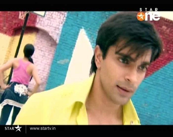 4 (75) - DILL MILL GAYYE KaSh As ArSh First Scene