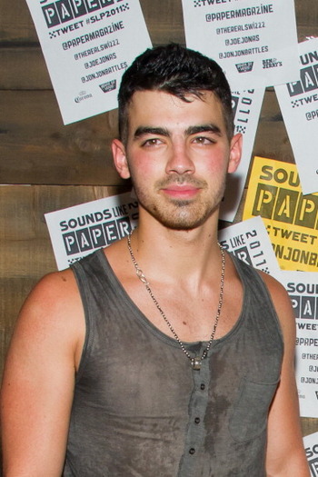 Joe-Jonas-2011-joe-jonas-23508609-396-594 - joe jonas2011