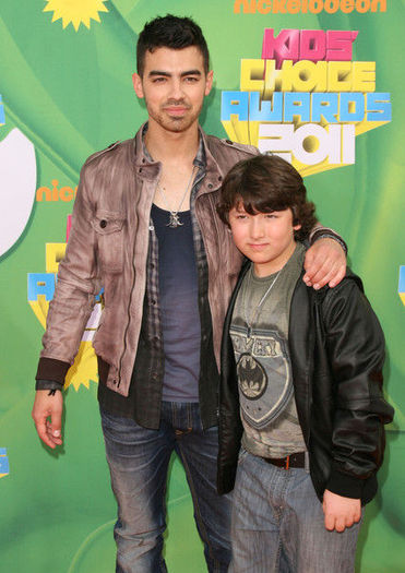 Poze-Kids-Choice-Awards-2011--Joe-Jonas - joe jonas2011