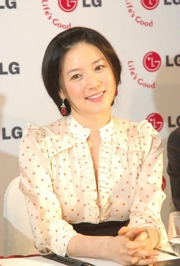 yeong-ae-lee-160141l - Lee young ae - mooolte poze