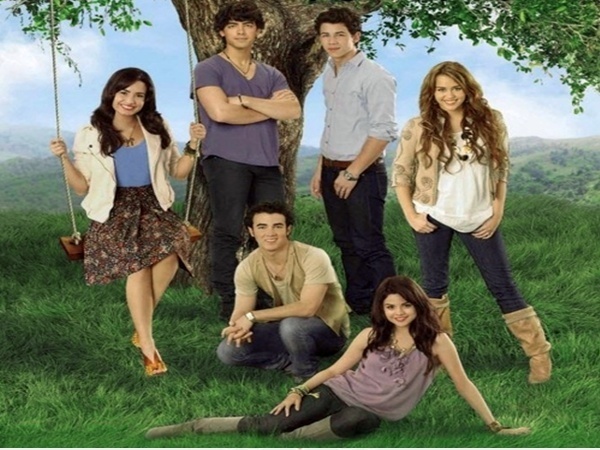 43314385_FYGNYGEVG - Disney Channel Stars