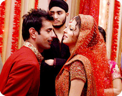 3086769508_2f389e124b[1] - Rahul-Mayank Anand