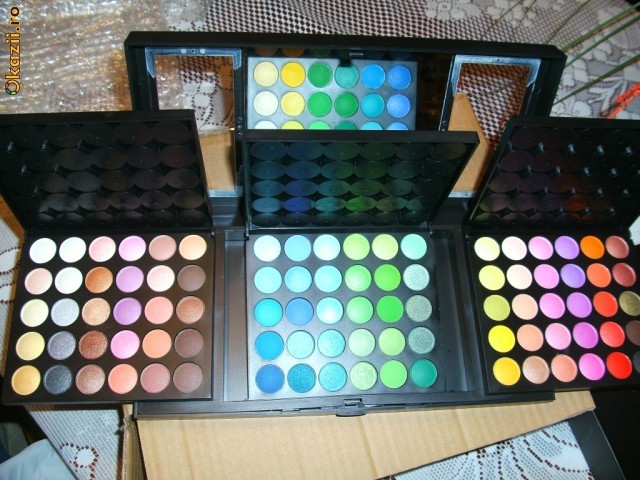 248673694-5504310-700_700 - truse make up